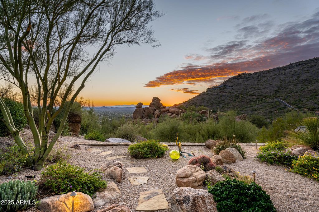 Image 57 of property listing at 6964 E Stagecoach Pass, Carefree, AZ 85377