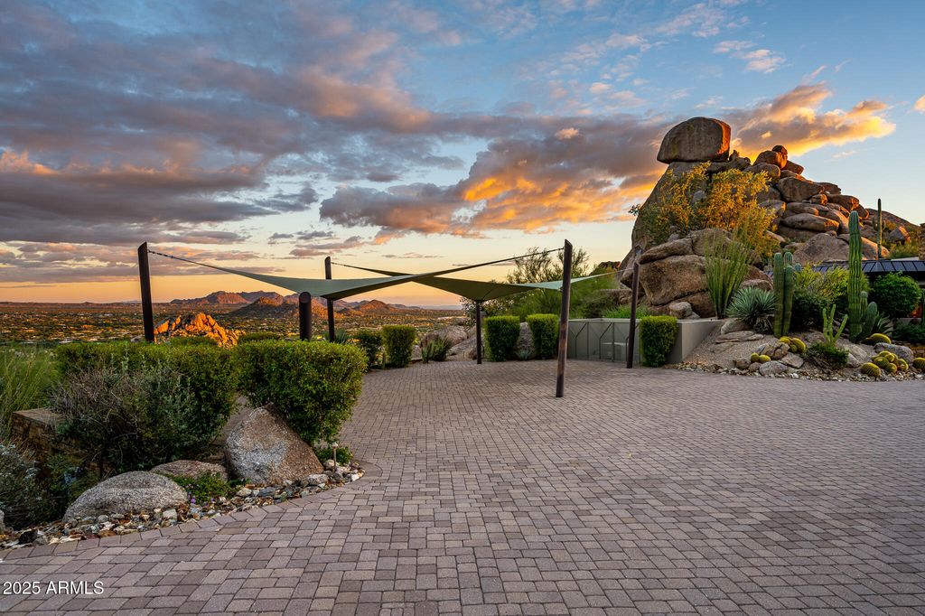 Image 58 of property listing at 6964 E Stagecoach Pass, Carefree, AZ 85377