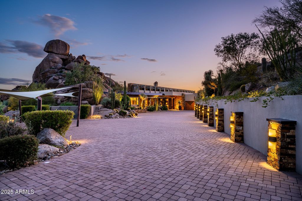 Image 60 of property listing at 6964 E Stagecoach Pass, Carefree, AZ 85377