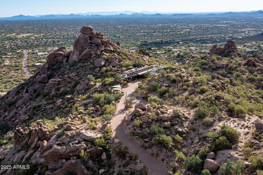 Image 68 of property listing at 6964 E Stagecoach Pass, Carefree, AZ 85377