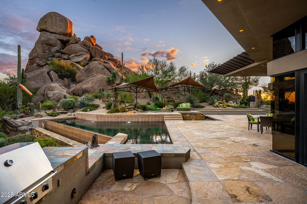 Image 7 of property listing at 6964 E Stagecoach Pass, Carefree, AZ 85377