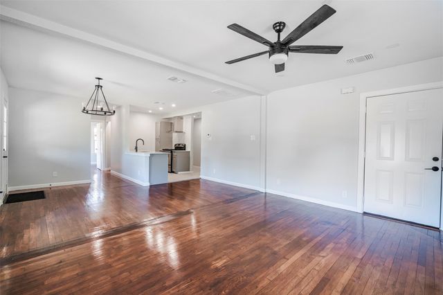 1819 Pecan ST, Bastrop, TX 78602