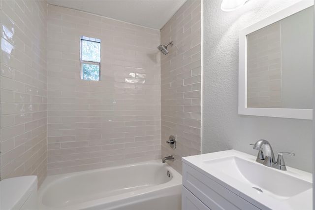 1819 Pecan ST, Bastrop, TX 78602