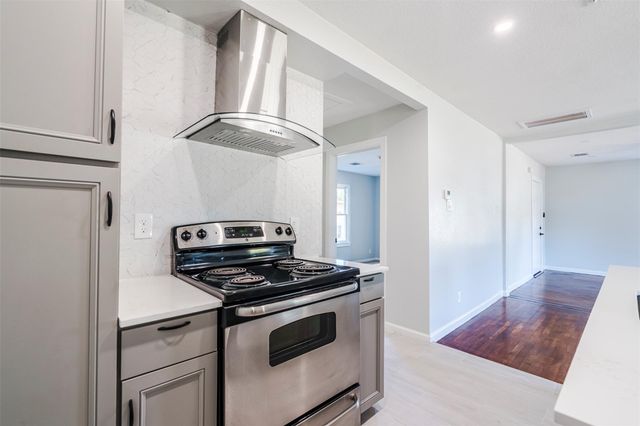 1819 Pecan ST, Bastrop, TX 78602