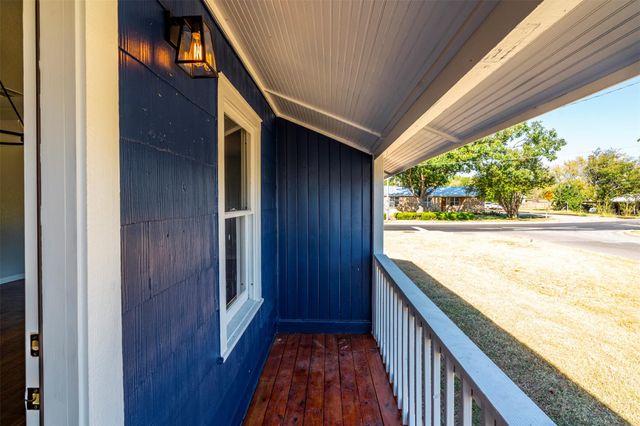 1819 Pecan ST, Bastrop, TX 78602