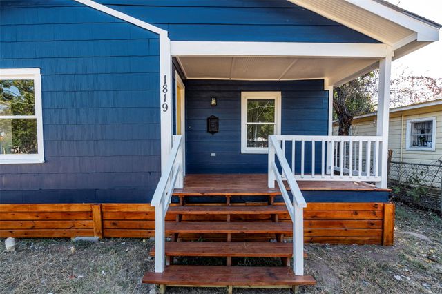 1819 Pecan ST, Bastrop, TX 78602