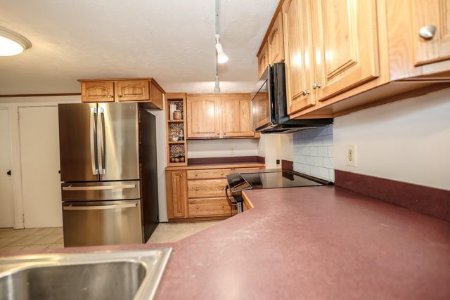 76 Tinker Road, Merrimack, NH 03054