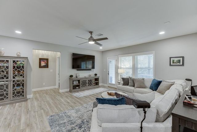 5188 Watchmans Cove, Gainesville, GA 30504