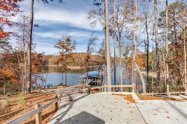 5188 Watchmans Cove, Gainesville, GA 30504