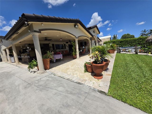 8450 NW 178th Street, Hialeah, FL 33015