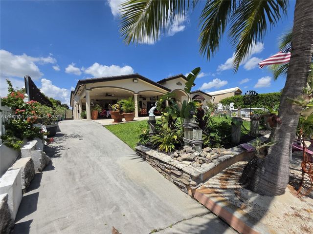 8450 NW 178th Street, Hialeah, FL 33015
