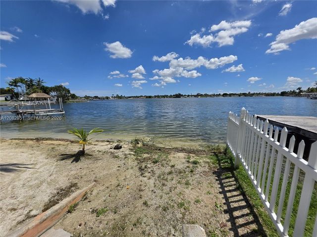 8450 NW 178th Street, Hialeah, FL 33015
