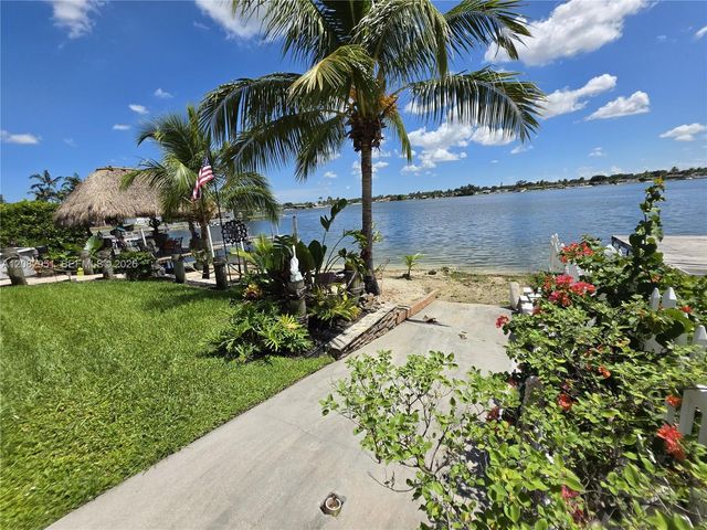 8450 NW 178th Street, Hialeah, FL 33015
