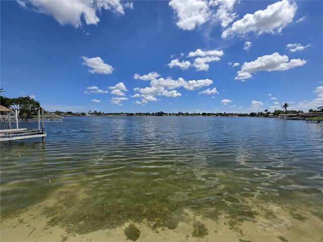 8450 NW 178th Street, Hialeah, FL 33015