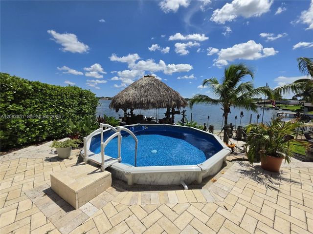 8450 NW 178th Street, Hialeah, FL 33015