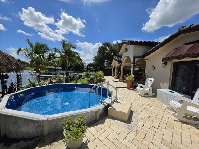 8450 NW 178th Street, Hialeah, FL 33015