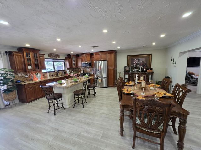 8450 NW 178th Street, Hialeah, FL 33015