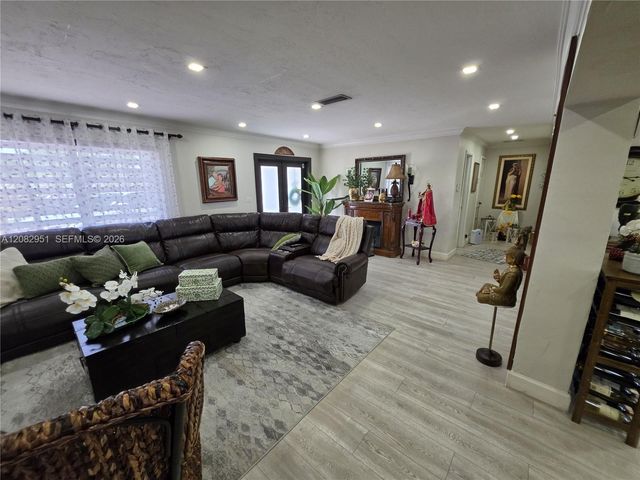 8450 NW 178th Street, Hialeah, FL 33015