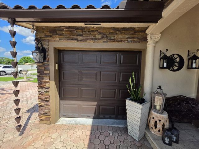 8450 NW 178th Street, Hialeah, FL 33015