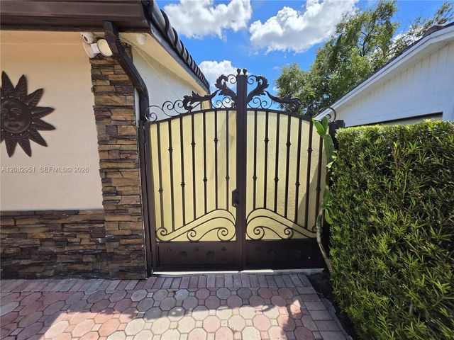8450 NW 178th Street, Hialeah, FL 33015