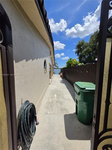 8450 NW 178th Street, Hialeah, FL 33015