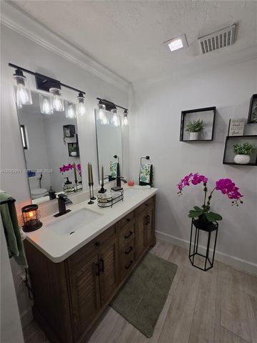 8450 NW 178th Street, Hialeah, FL 33015