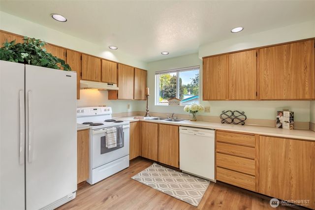 32007 Palace Court, Carnation, WA 98014