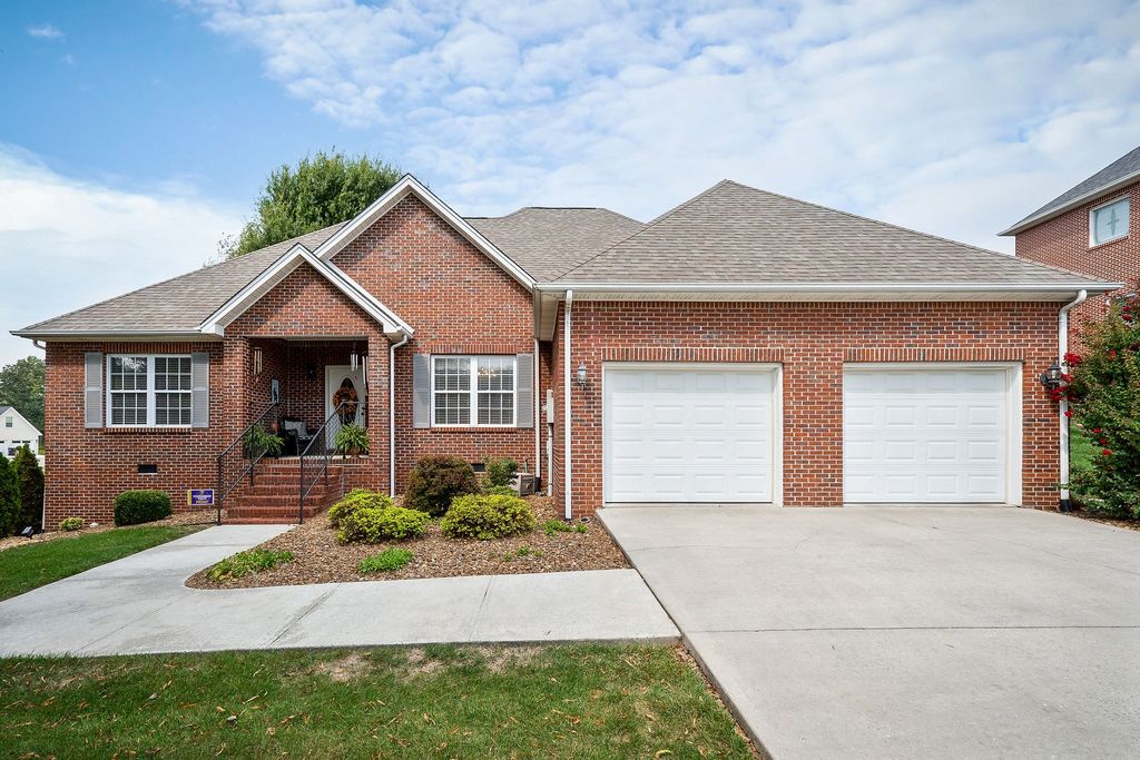 1308 Bridle Path, Cookeville, TN 38501