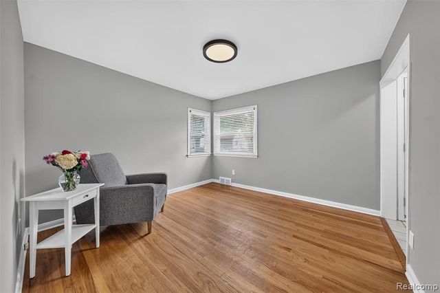 431 N Edgeworth Avenue, Royal Oak, MI 48067
