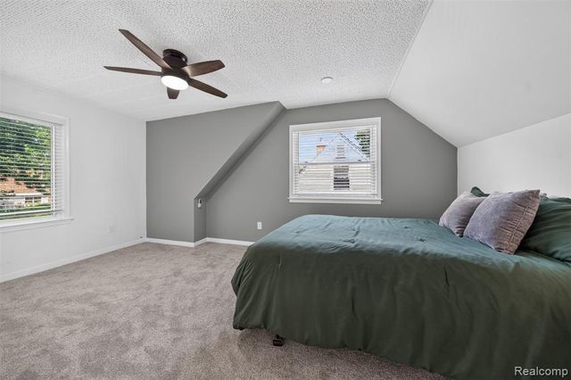 431 N Edgeworth Avenue, Royal Oak, MI 48067
