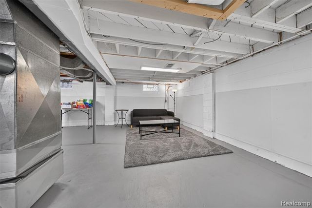 431 N Edgeworth Avenue, Royal Oak, MI 48067