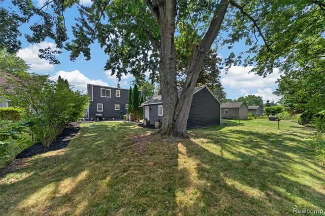 431 N Edgeworth Avenue, Royal Oak, MI 48067