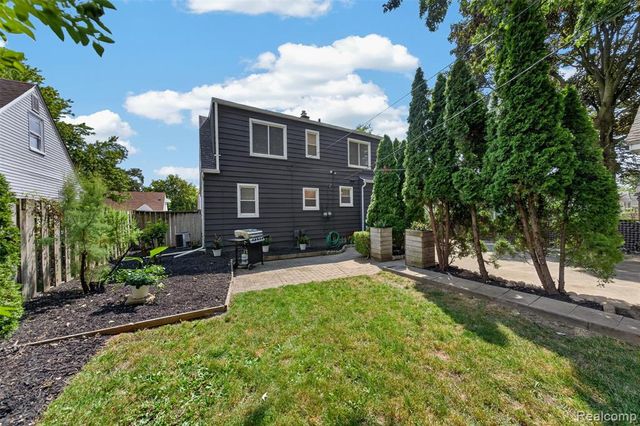 431 N Edgeworth Avenue, Royal Oak, MI 48067