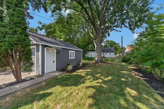 431 N Edgeworth Avenue, Royal Oak, MI 48067