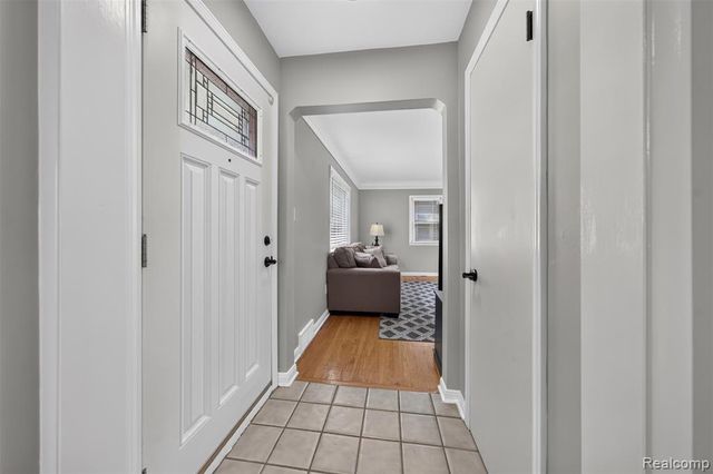 431 N Edgeworth Avenue, Royal Oak, MI 48067