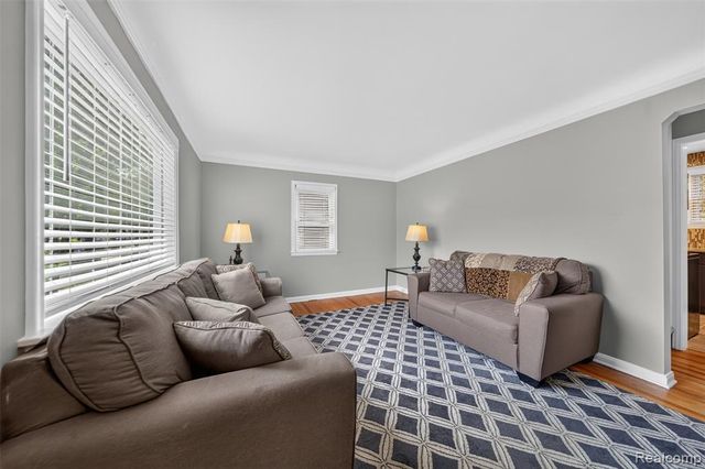 431 N Edgeworth Avenue, Royal Oak, MI 48067