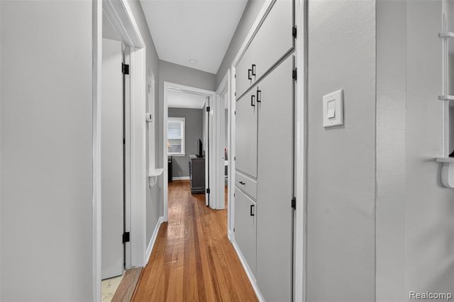 431 N Edgeworth Avenue, Royal Oak, MI 48067