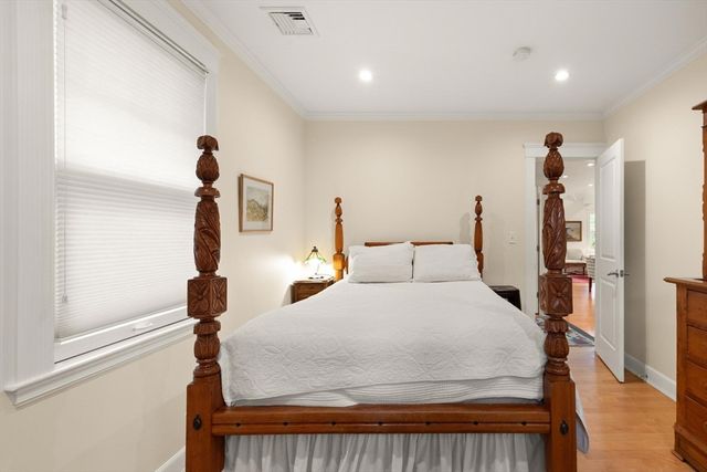 278 Huron Ave 2, Cambridge, MA 02138