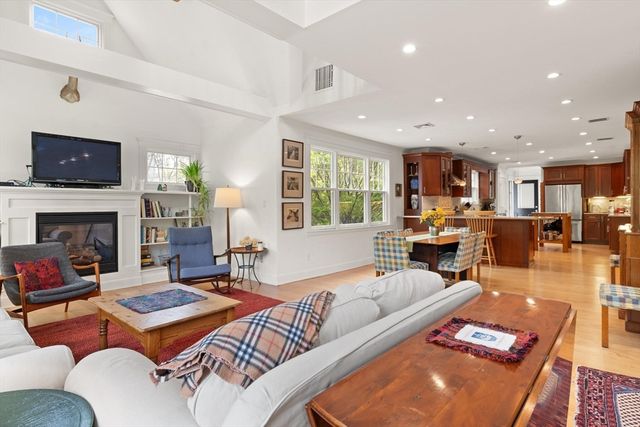 278 Huron Ave 2, Cambridge, MA 02138
