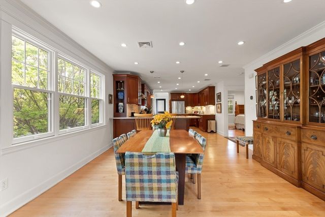 278 Huron Ave 2, Cambridge, MA 02138