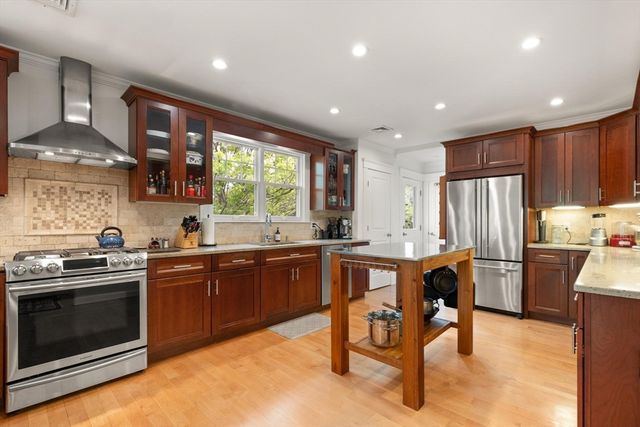 278 Huron Ave 2, Cambridge, MA 02138