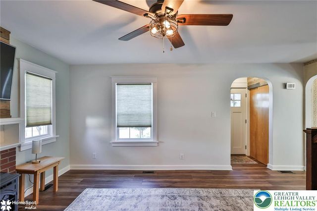 132 East Landis Street, Coopersburg Boro, PA 18036