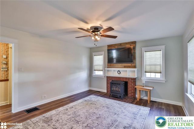 132 East Landis Street, Coopersburg Boro, PA 18036