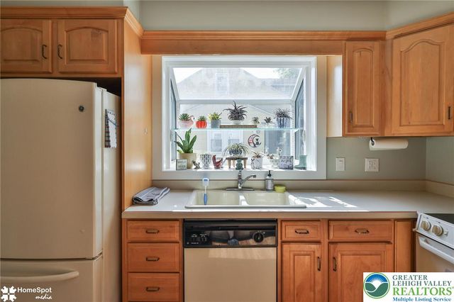 132 East Landis Street, Coopersburg Boro, PA 18036
