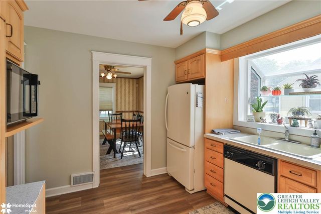 132 East Landis Street, Coopersburg Boro, PA 18036