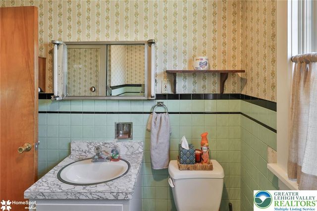 132 East Landis Street, Coopersburg Boro, PA 18036
