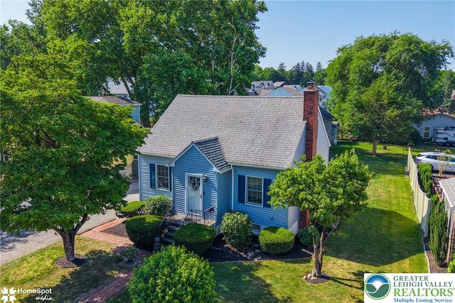 132 East Landis Street, Coopersburg Boro, PA 18036