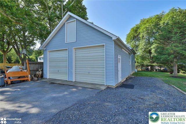 132 East Landis Street, Coopersburg Boro, PA 18036