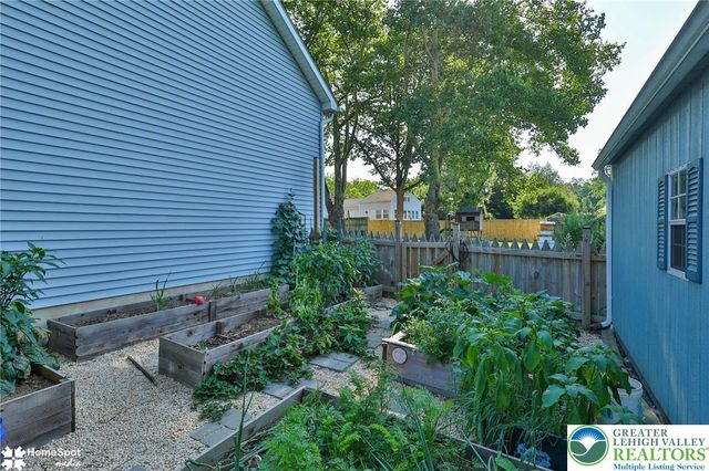 132 East Landis Street, Coopersburg Boro, PA 18036