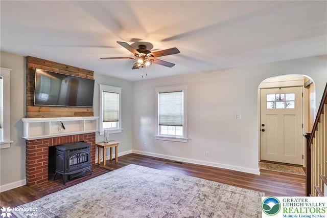 132 East Landis Street, Coopersburg Boro, PA 18036